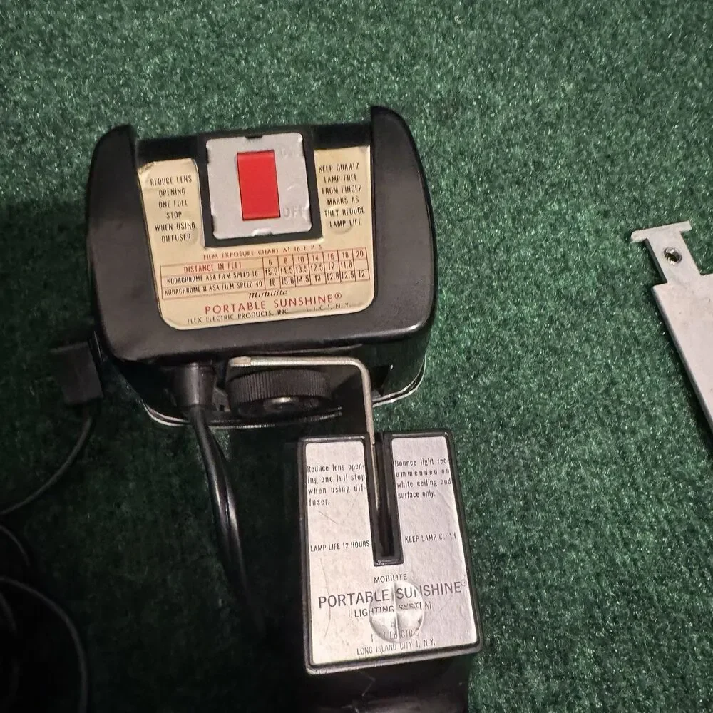 Vintage Mobilite Portable Sunshine Movie Light w/ Mount 1960s USA